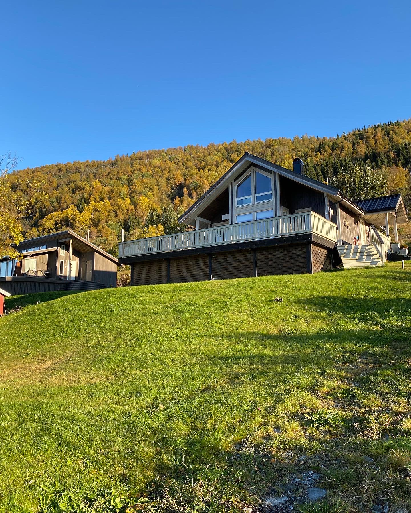 Ruska Lavangenin vuonolla, Villa Sjøsiden syysväreissä